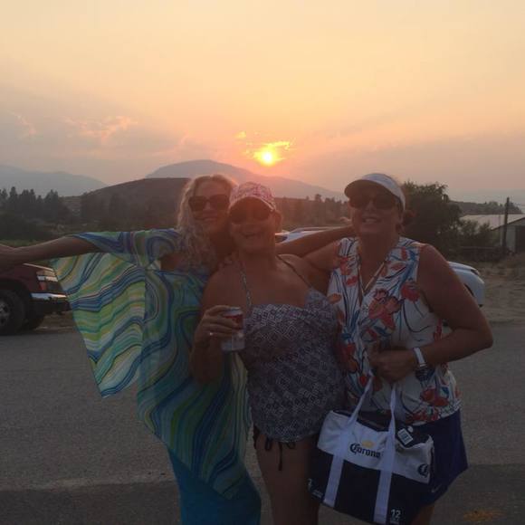 Meet your Posher, Jodie - Picture 1 of 2